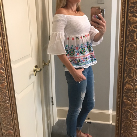 Beautiful boho embroidered top size small - Picture 3 of 7